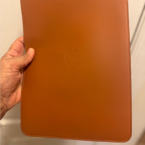 Apple Leather Sleeve Saddle Brown W/ Apple Pencil Sleeve.iPad size 8x12. - Picture 8 of 9